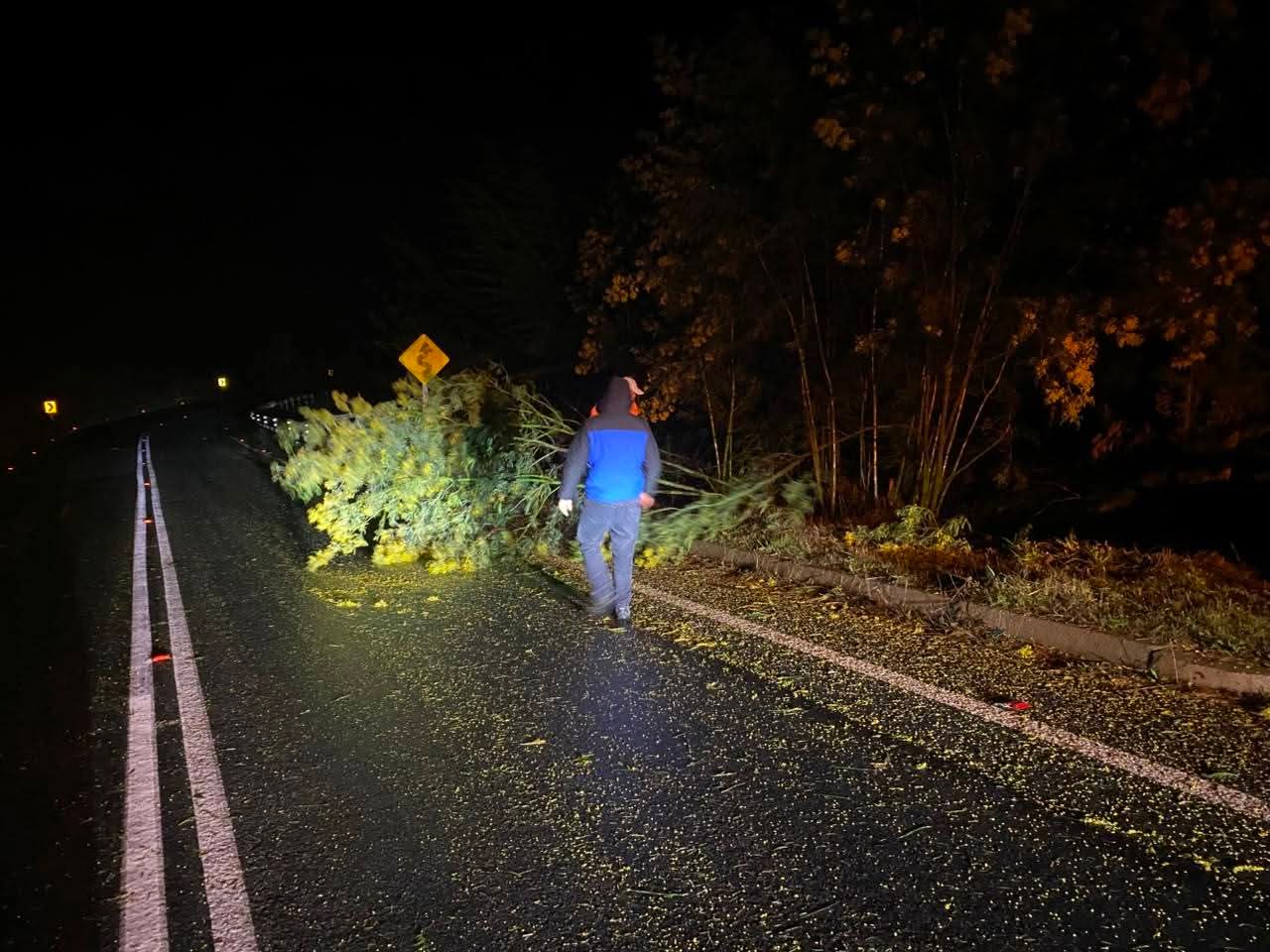 Lluvias intensas en Paredones: municipio llama a extremar precauciones y solo salir si es necesario